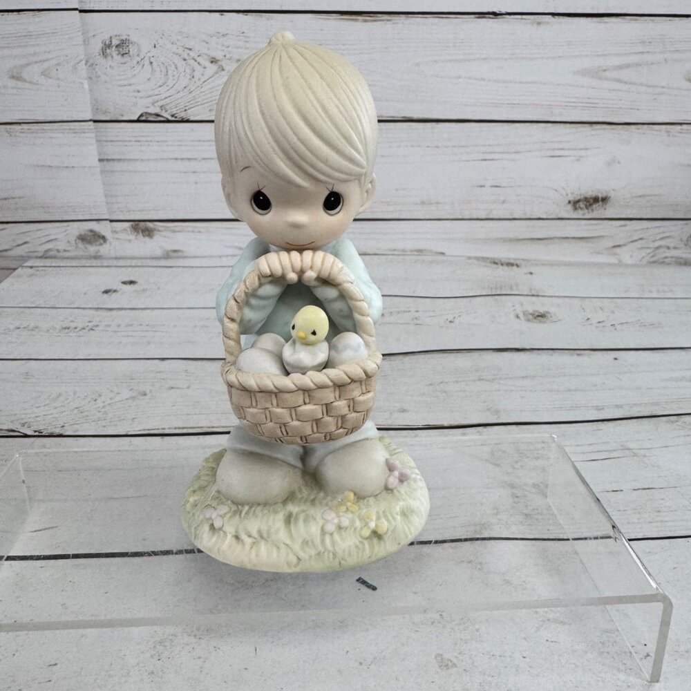 Vtg Precious Moments "Wishing You a Basket Full of Blessings" 109924 Figurine